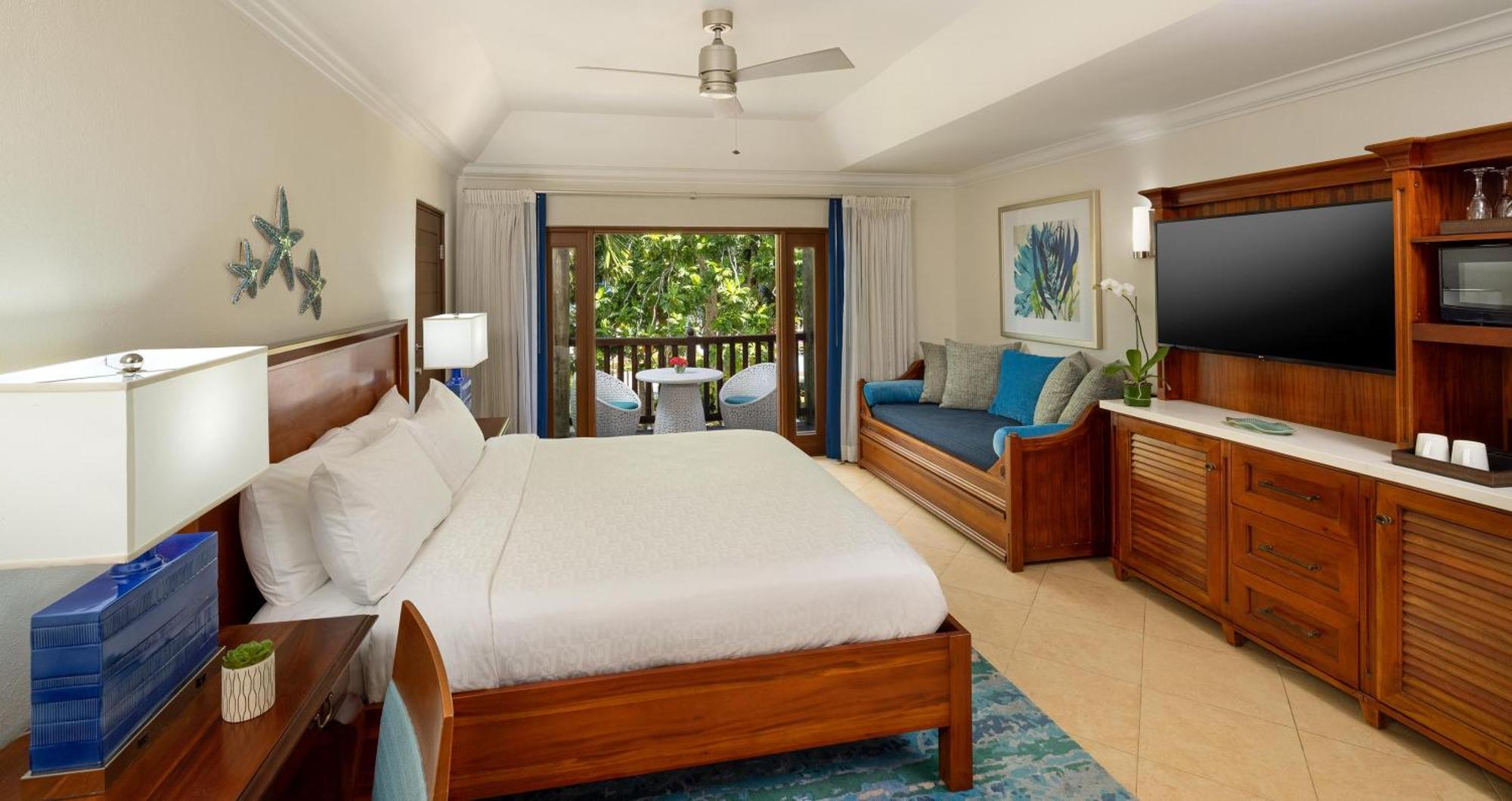 Tropical Beachfront Concierge King,1645695707:JPEG