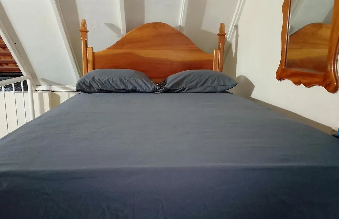 Oceanfront Condo W/ Free Parking + High Speed Wifi-1