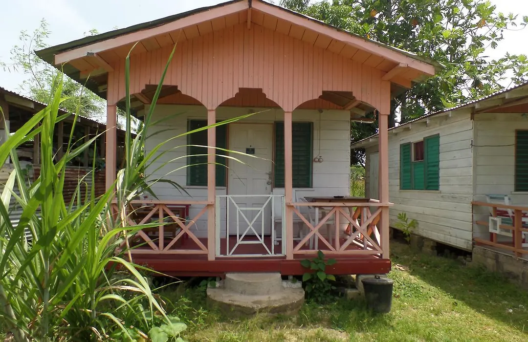 Jah B'S Cottages On Beach Road-Negril-1