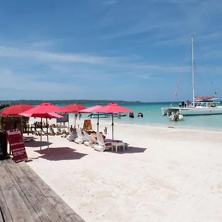 Vickitini Beachfront Resort-3