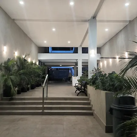 Oceanfront Condo W/ Free Parking + High Speed Wifi-2