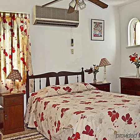Carib Beach Apartments-2