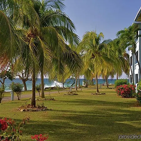 Carib Beach Apartments-3