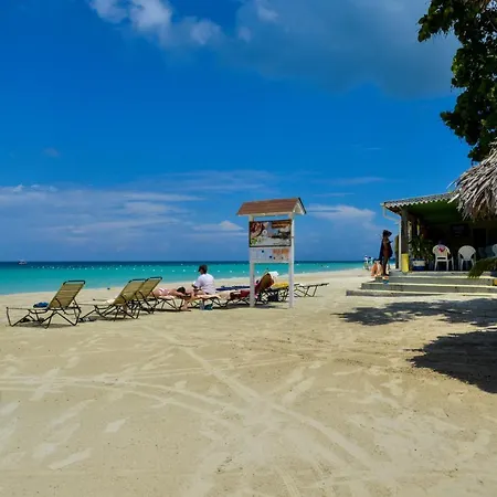 Negril Footeprints Hotel-3