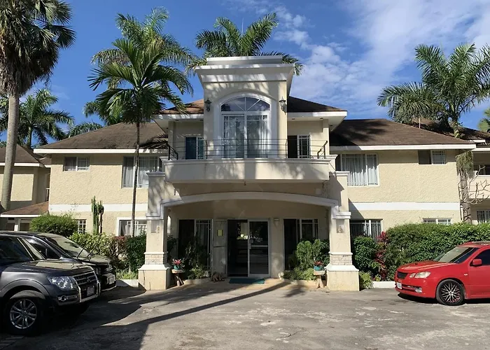 Relax In Jamaica - Enjoy 7 Miles Of White Sand Beach! Villa Negril